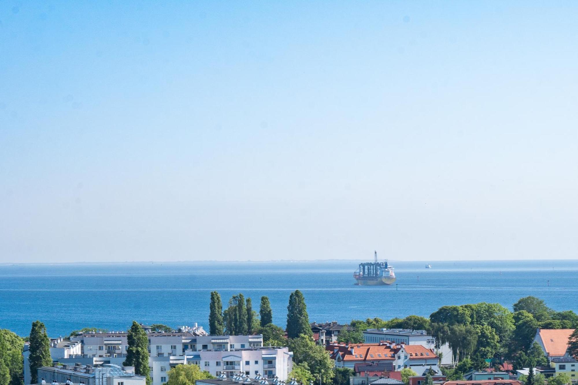 Ideal Baltica Towers Apartment